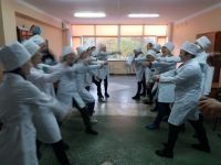 (Русский) В Павлодарском медицинском высшем колледже прошел цикл тренингов по программе «Адаптация»